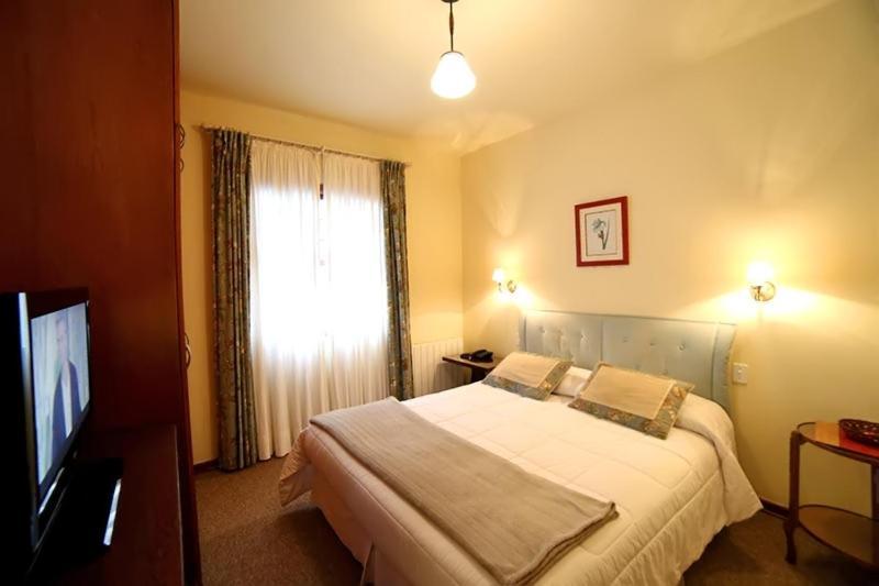 Europa Hotel กังโปสดูจอร์เดา ภายนอก รูปภาพ